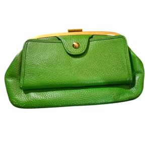 ANN TAYLOR LOFT Candyapple Green genuine leather clutch/Wallet. Gold hardware